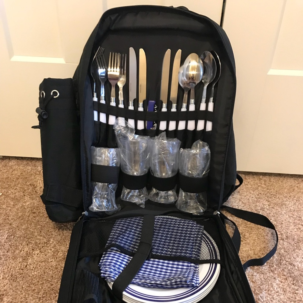 Brand new wine and cheese picnic backpack